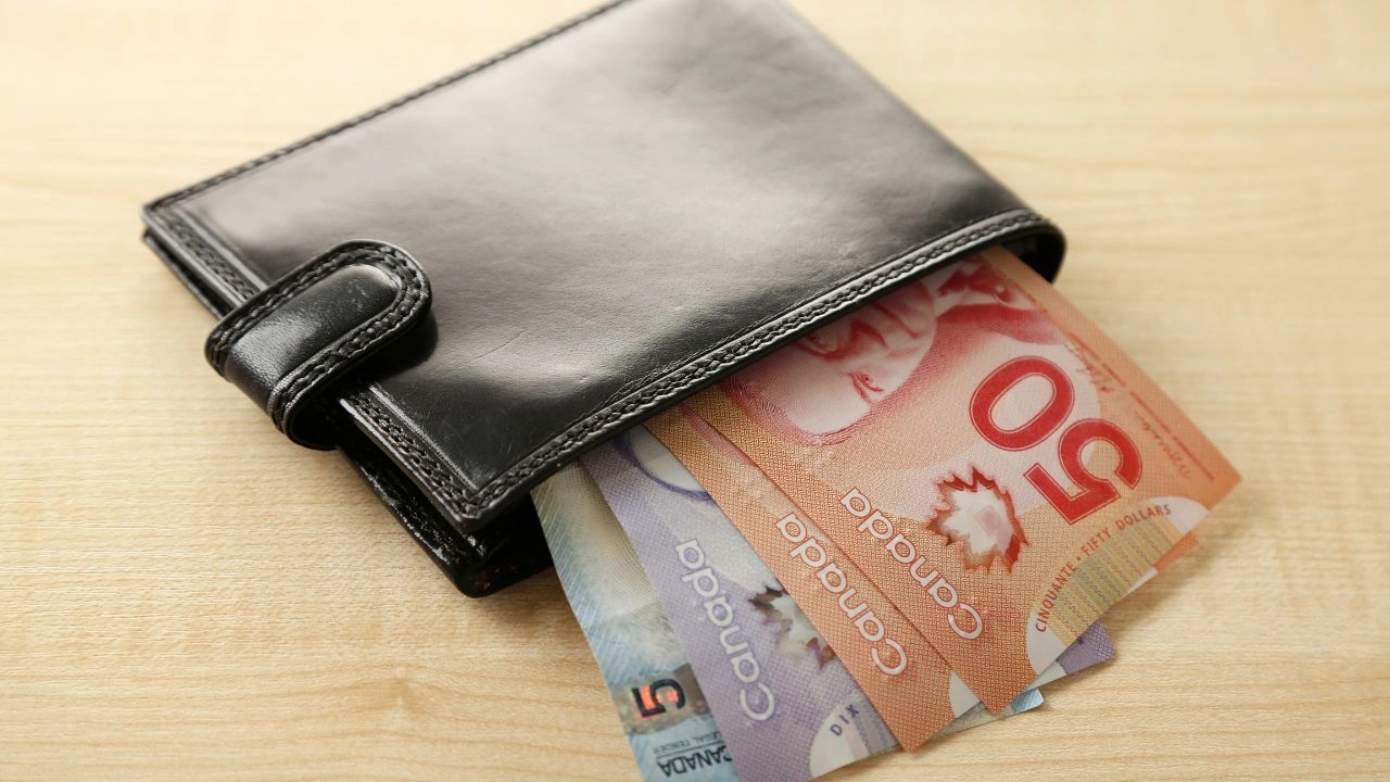 Le Canada maintient jusqu’en octobre 2026 trois mesures d’aide à l’assurance-emploi, pouvant réduire les coûts pour les travailleurs