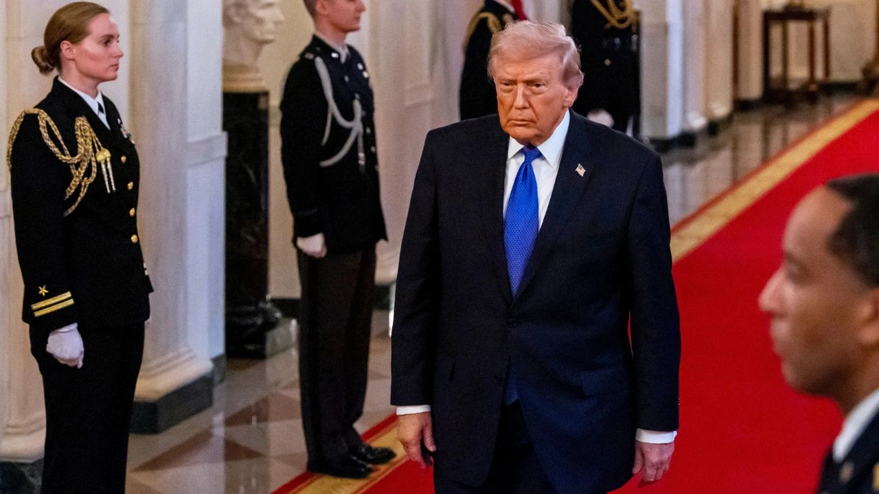 Le dîner annuel des correspondants de la Maison-Blanche devient une tribune pour dénoncer Trump