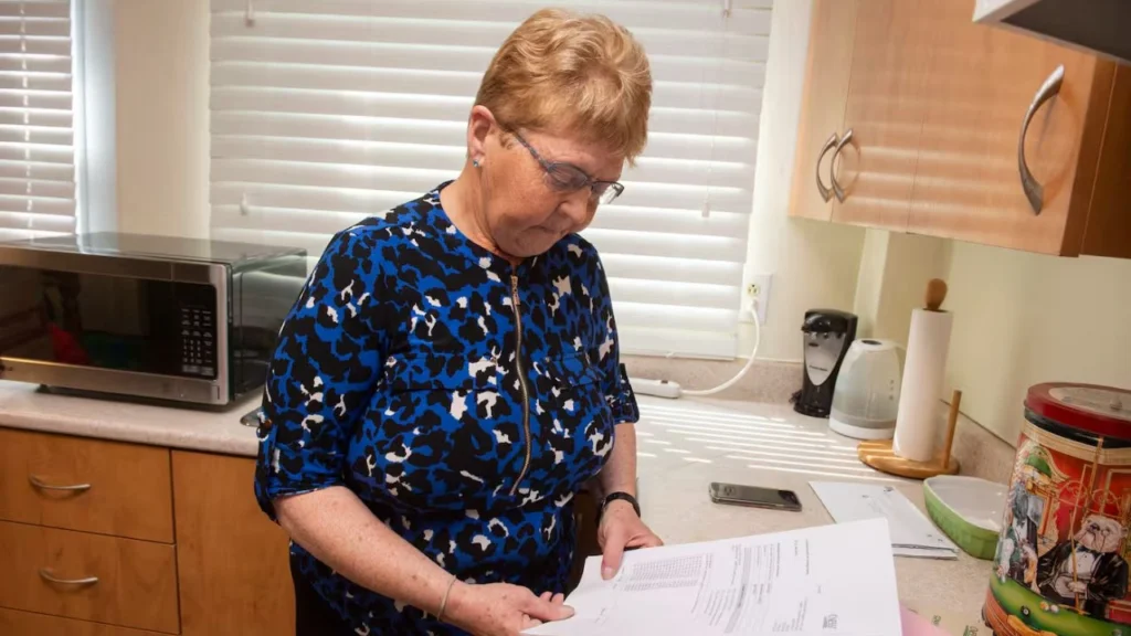 Ses revenus de retraite ont été coupés après un chèque controversé de la CNESST