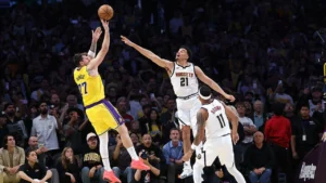 Spencer Jones des Nuggets termine le match sans marquer dans la défaite