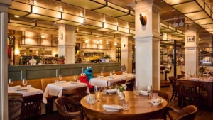 Trois restos montréalais viennent d’intégrer le guide des toilettes les plus prestigieuses du Canada