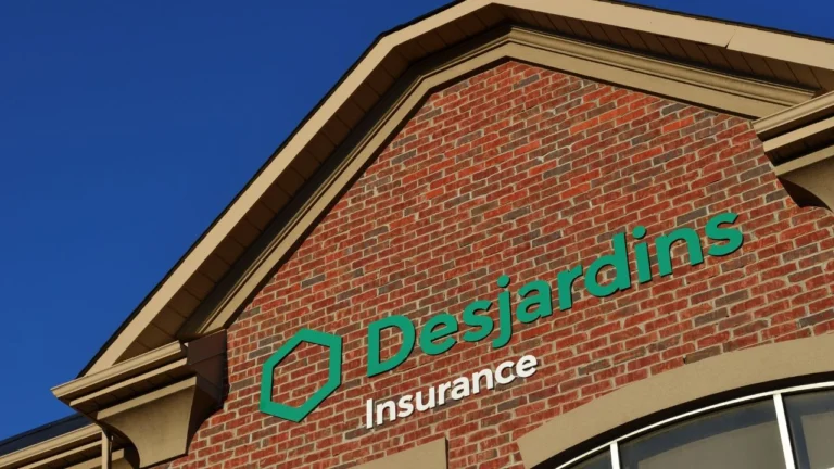 USD, euro : Desjardins et des banques canadiennes accusées d’imposer des frais cachés excessifs