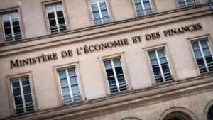Une secrétaire du secteur privé doit économiser près d’un million pour une retraite comparable à celle d’une fonctionnaire