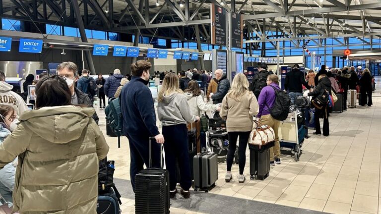 Vols annulés à travers le Canada : Toronto, Calgary, Montréal, Ottawa, Halifax, Vancouver et d’autres villes touchées avec 82 annulations et 423 retards, perturbant Air Canada, WestJet, Jazz Aviation et d’autres compagnies aujourd’hui