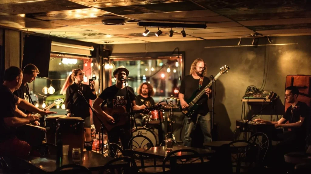 Bars étudiants à Québec : vie nocturne avec bars, musique live et lieux étudiants