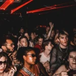 Découvrir la vie nocturne à Montréal bars clubs et musique en direct