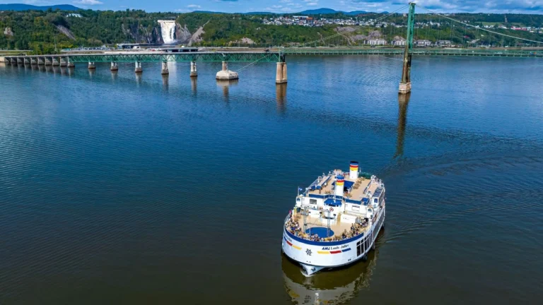 Excursions d’une journée depuis Québec vers les chutes Montmorency Québec et l’Île d’Orléans