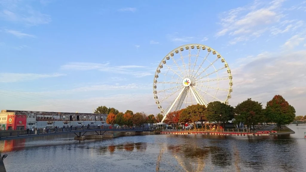 Le Vieux-Port de Montréal grande roue centre des sciences et promenades au bord du fleuve