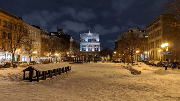 Visiter le Vieux-Montréal entre patrimoine cafés et la vie nocturne du Vieux-Montréal