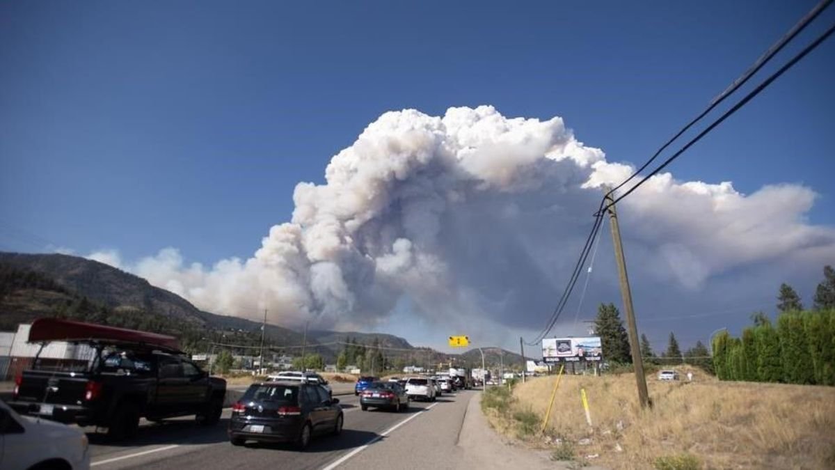 B.C. Town Threatened by Blaze as Federal Officials Prepare Wildfire Season Update