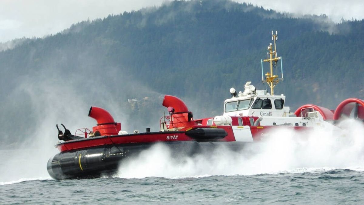 Five People Rescued After Boat Strikes Reef and Capsizes Near Saturna Island