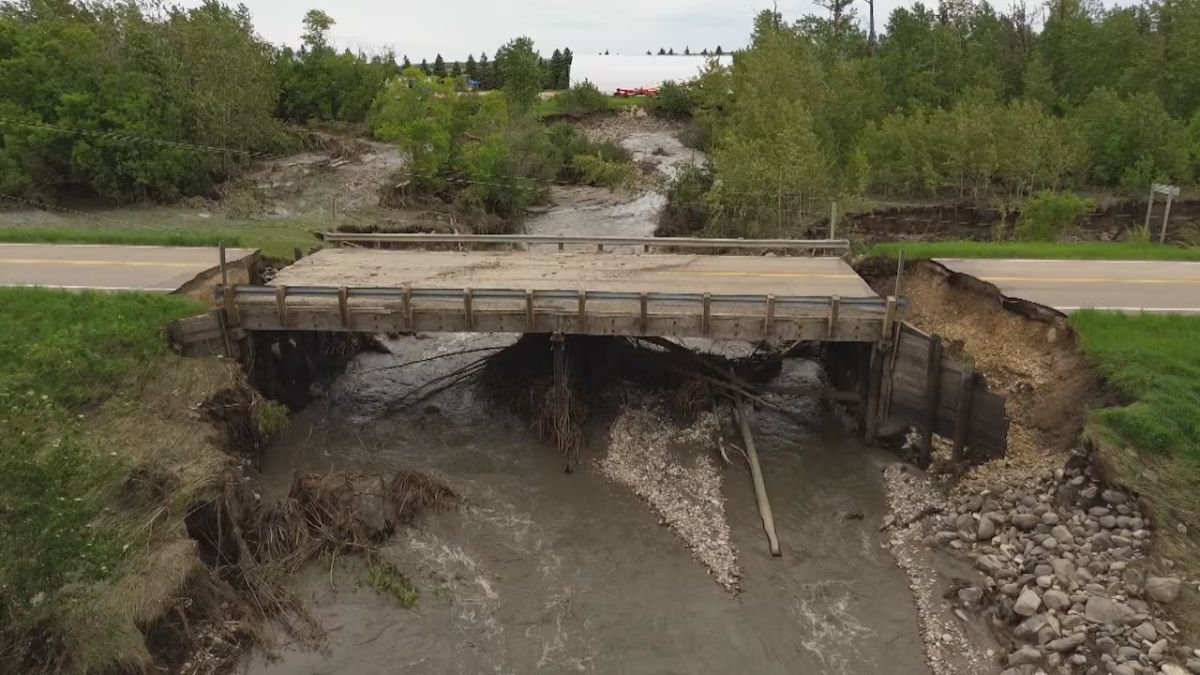 Manitoba Flood Assistance Includes Special Recovery Program, $500 Cheques and Charitable Donations